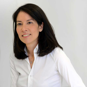 Dr. med. Caroline Kim – Spezialistin für Facelift und Faltenbehandlung