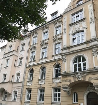 Alu, Holz oder Kunsstoff Fenster und Türen