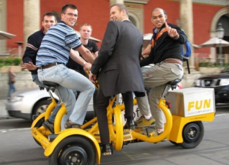 Bier-/Prosecco-Tour mit dem Conferencebike im Englischen Garten und City ab 121,00 €*