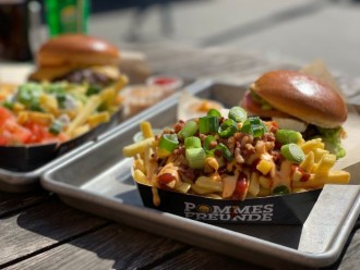 Salate, Currys, Döner, Falafel, Pommes, Donuts und mehr am Stachus