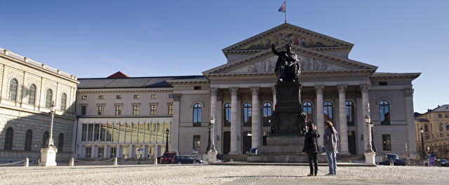 Wie viele Plätze hat das Nationaltheater München? Wie viele Plätze hat das Nationaltheater München?