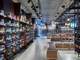 4. OG: Bergschuhe / Rucksäcke und die große DAV-Servicestelle