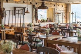 Rustikal und mit Tradition: Wirtsgarten, Stube und Festsaal