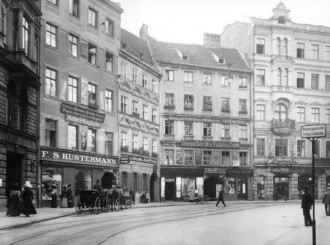 Geschichte: Von Eisenwaren über Porzellan bis zu Kochgeschirr