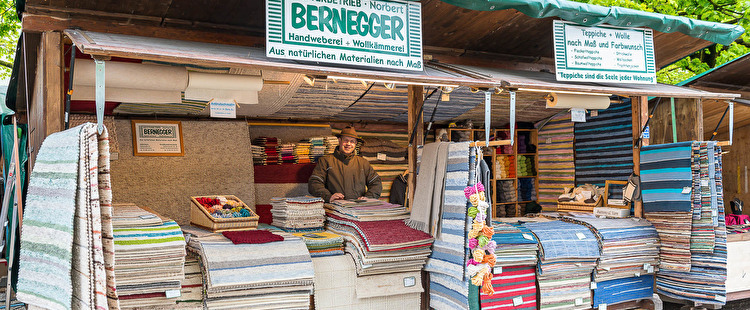 Teppiche Handgestrickte Trachtenjacken Bernegger