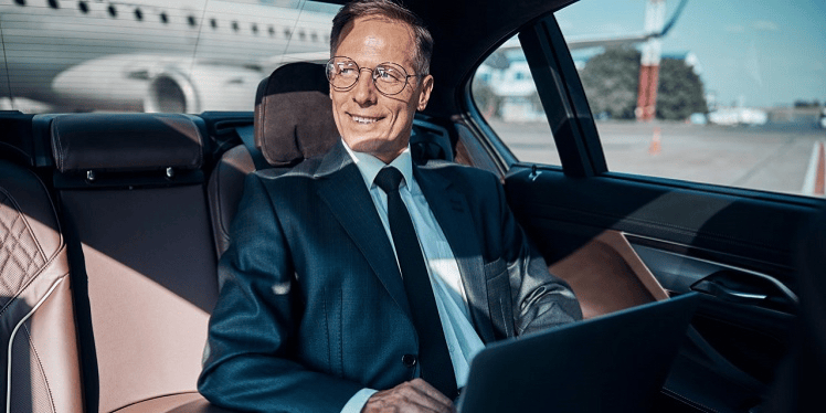 M-LIMO LIMOUSINENSERVICE