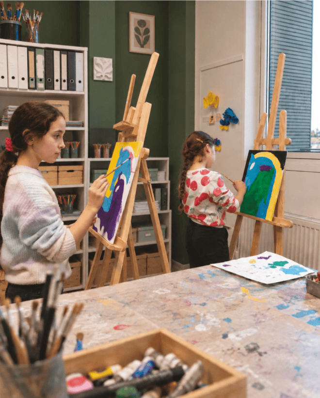 Unsere kreative Vielfalt: Zeichen- und Malkurse sowie KI- und Grafikdesignkurse